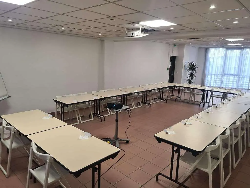 Ibis budget Toulon centre 2*,