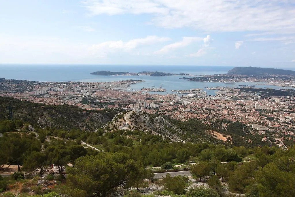 Ibis budget Toulon centre 2*,